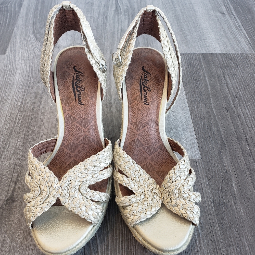 Lucky Brand Lainey Espadrille Wedge Gold Sandal Sz 6.5M